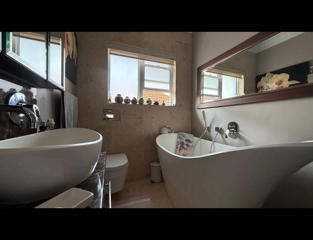 6 BEDROOM MAISONETTE FOR SALE IN MORNINGSIDE